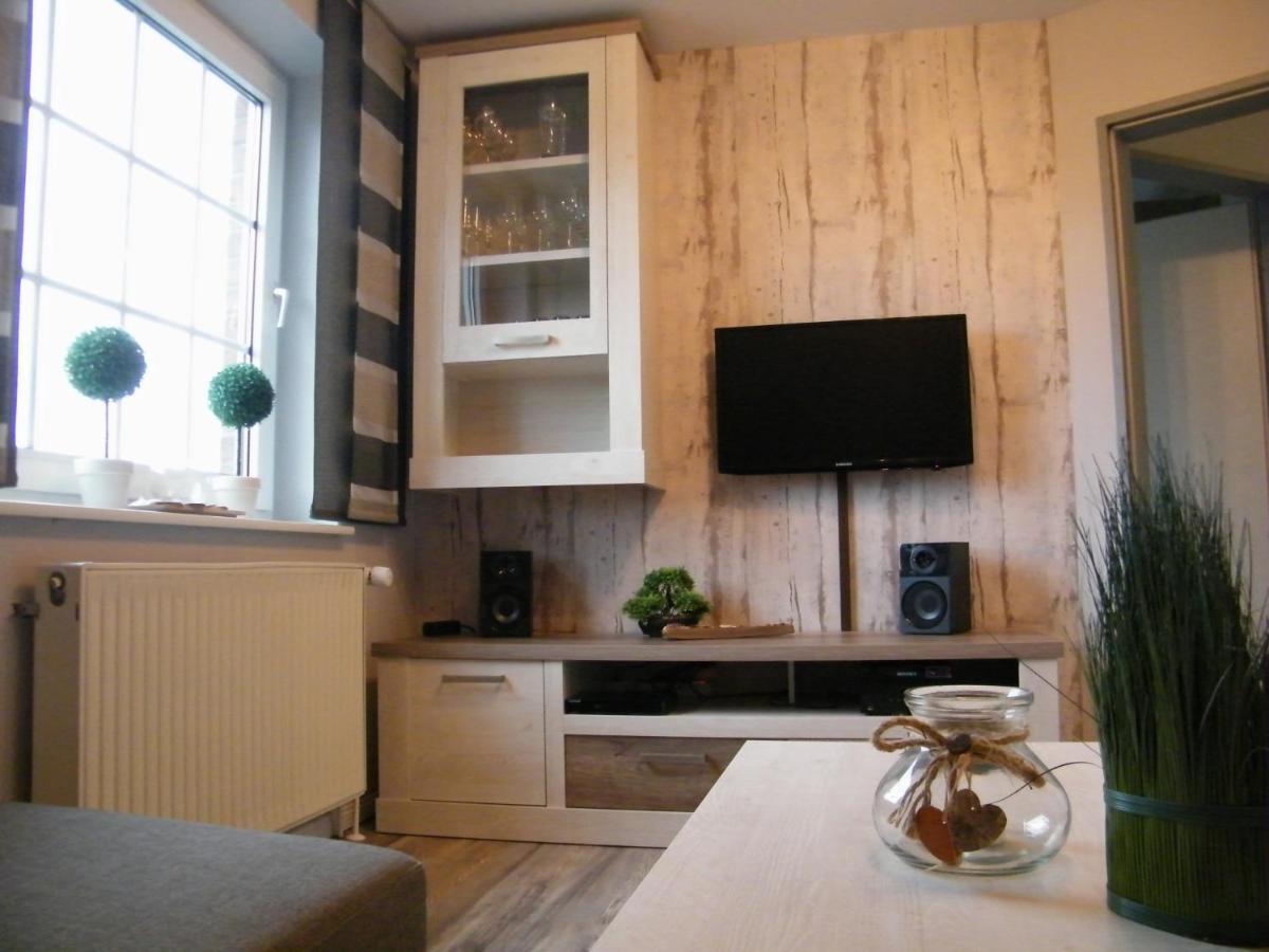 Gastehaus " Schone Aussicht " Apartamento Neuharlingersiel Exterior foto