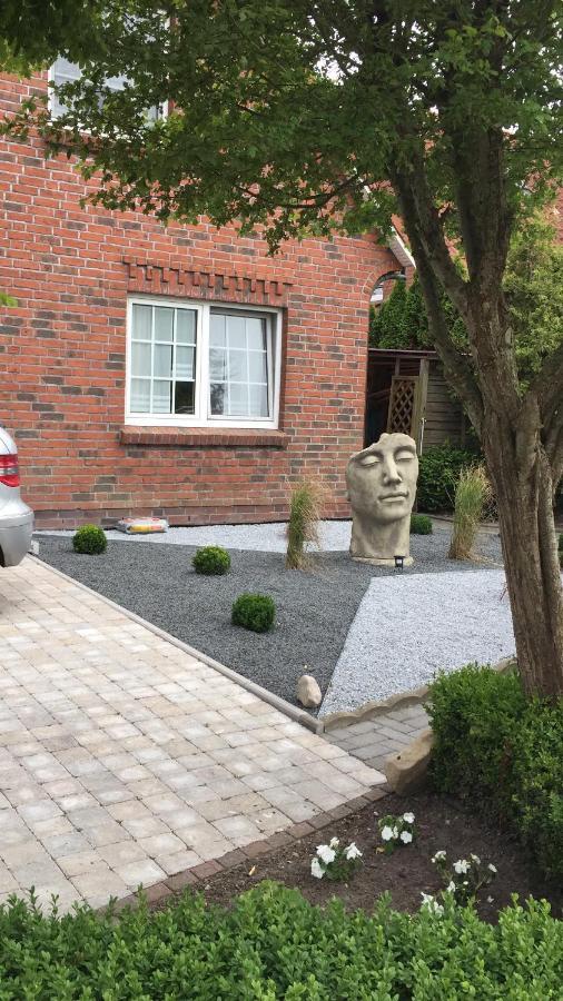 Gastehaus " Schone Aussicht " Apartamento Neuharlingersiel Exterior foto